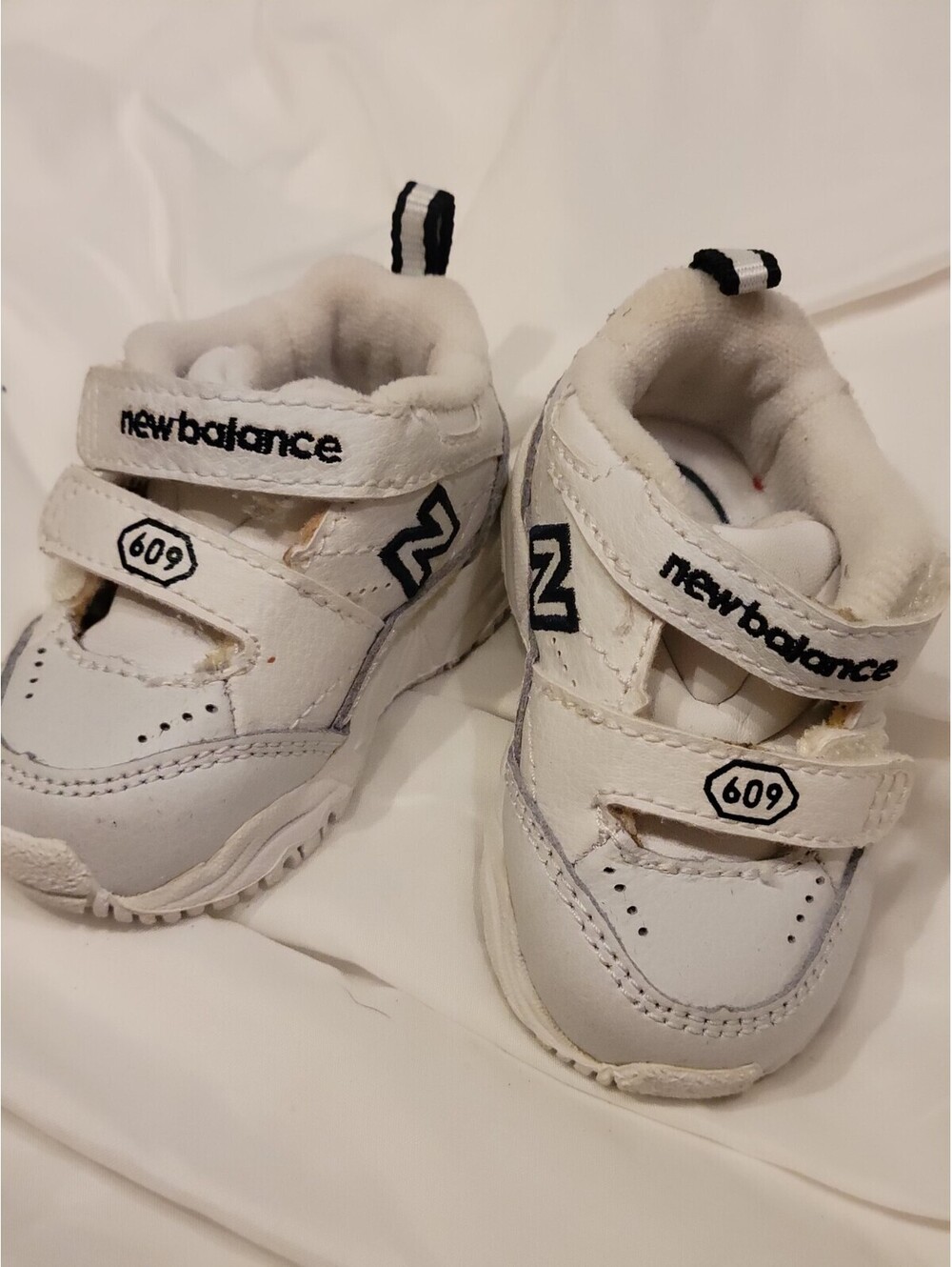 New Balance Size 2 White  Baby Toddler Shoes Sneakers Walking